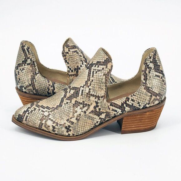 New Chinese Laundry Fortune Ankle Booties Womens Size Metallic Western Cowboy - Picture 1 of 6